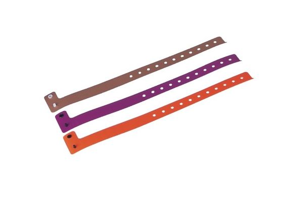 As crianças escrevem na informação, braceletes médicos feitos sob encomenda Noctilucent descartáveis 36004 da identificação do PVC da identificação