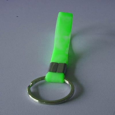 Pendentes 100% do silicone Keychain relativo à promoção, acessórios do metal, cor de Pantone