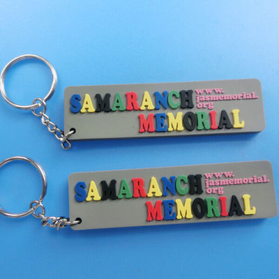 PVC macio dado forma alfabeto Keychain para a gravura do logotipo do festival