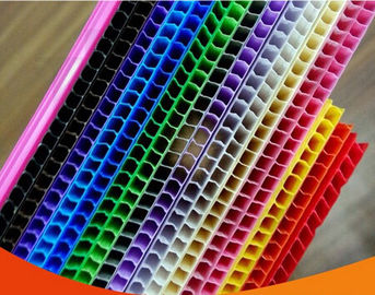 Folhas plásticas onduladas da proteção do assoalho